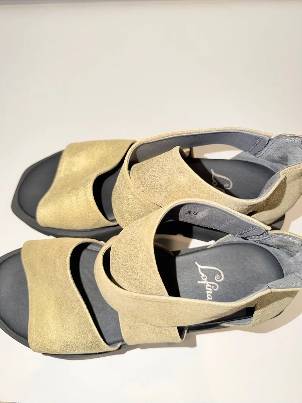 Lofina Gold Leather Platform With A Zipper Sandal, Sz 39